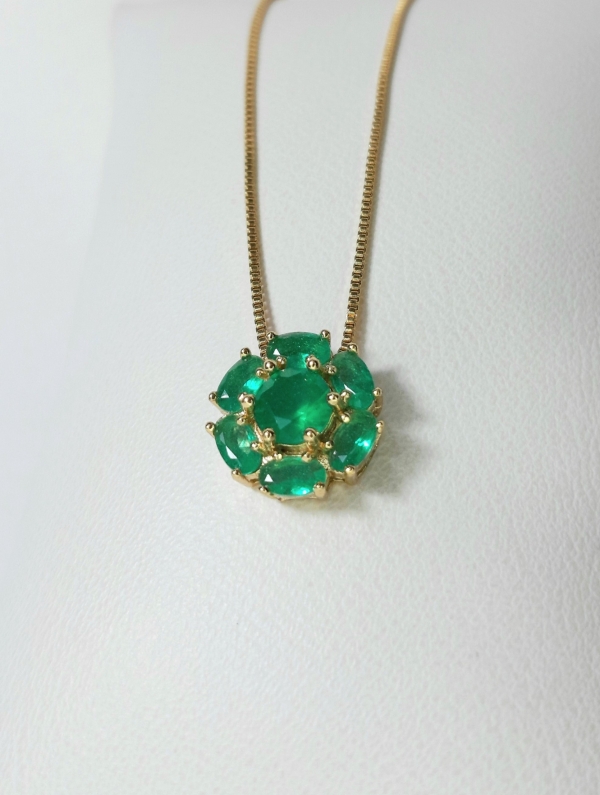 COLAR FLORAL VERDE