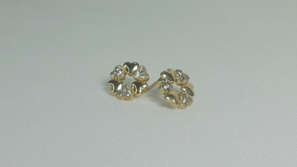 BRINCO FLOR DE CORAÇÕES CRAVEJADO - Imagem 3