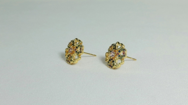 BRINCO FLOR PEQUENA CORAÇÕES - Imagem 3