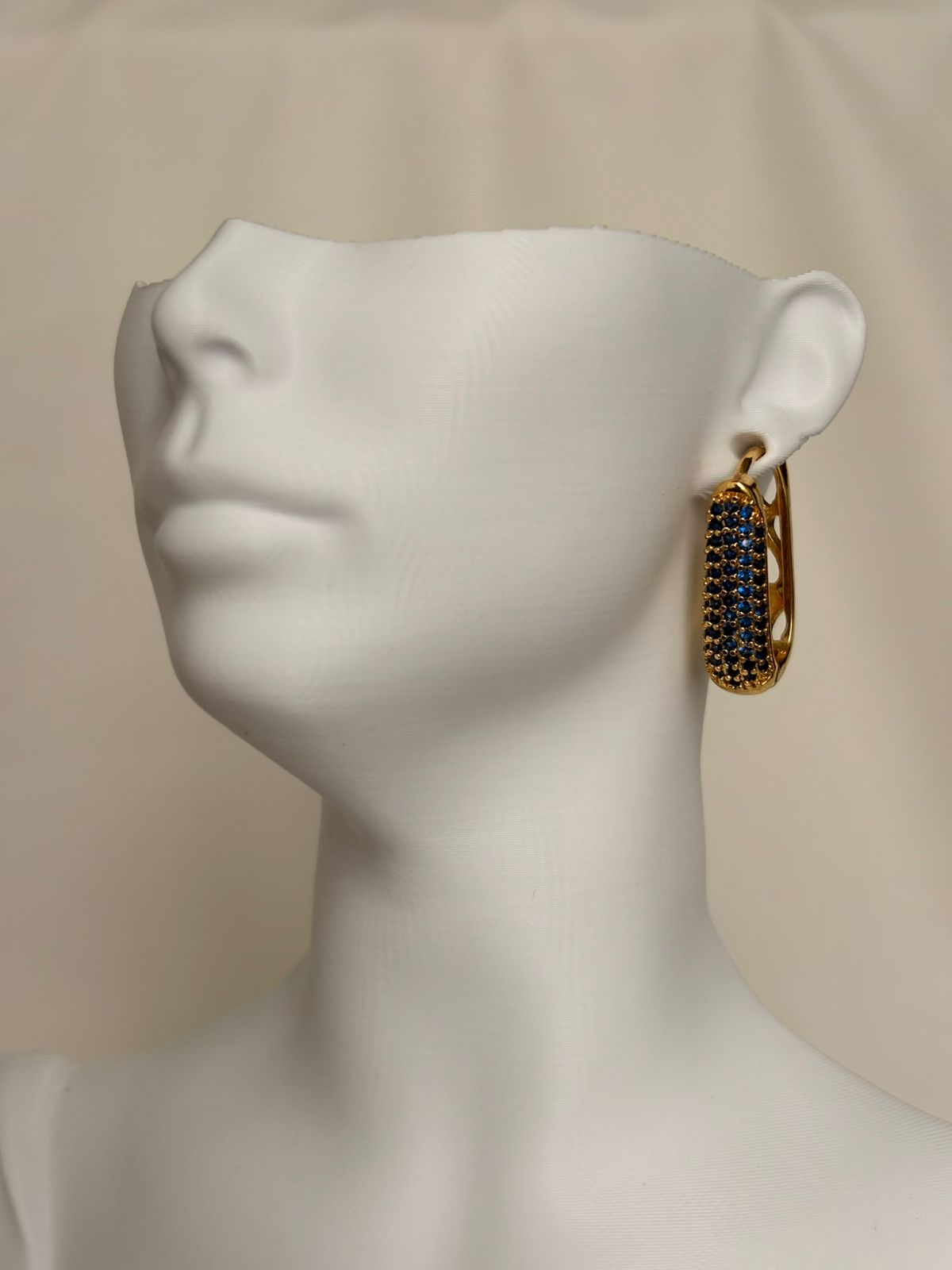 BRINCO ARGOLA OVAL AZUL